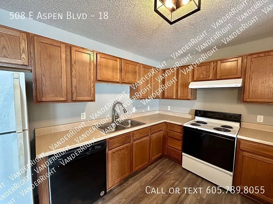 Building Photo - 508 E Aspen Blvd #18