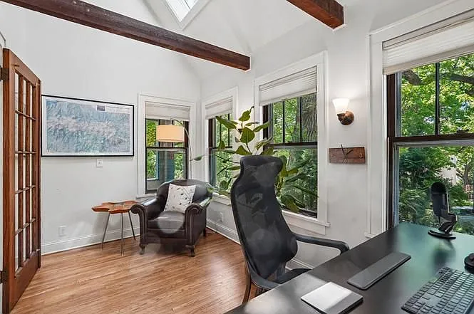 2955 Fillmore St NE — Photo 15