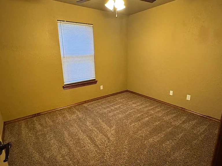 1517 NE Stonehouse Dr — Photo 25