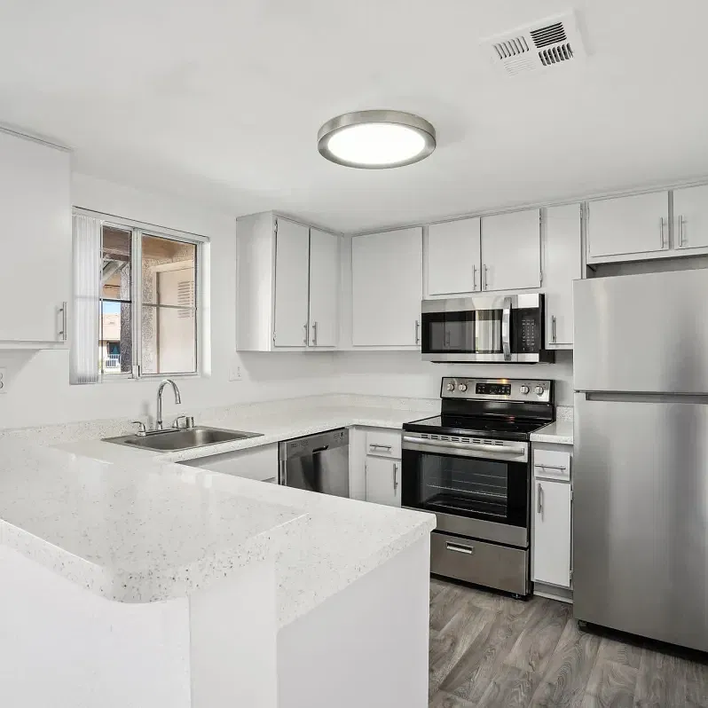 1 bed, 1.5 bath, 649 sqft, $1,809 — Photo 4