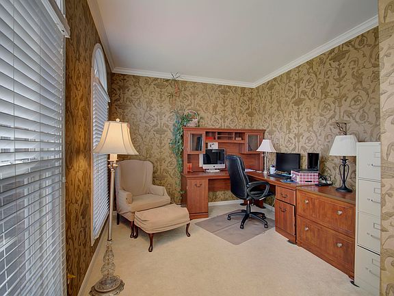 4th image of 129 Kruempelman Dr