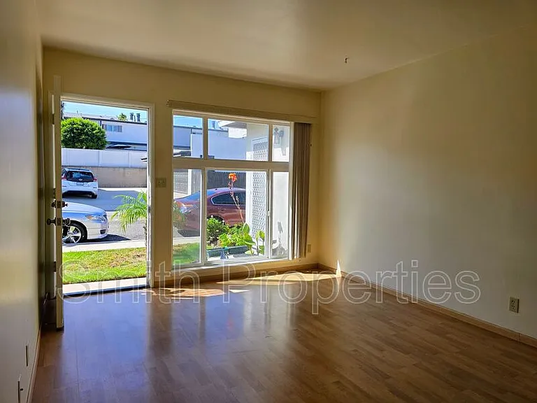 2601 Gates Ave #C — Photo 6