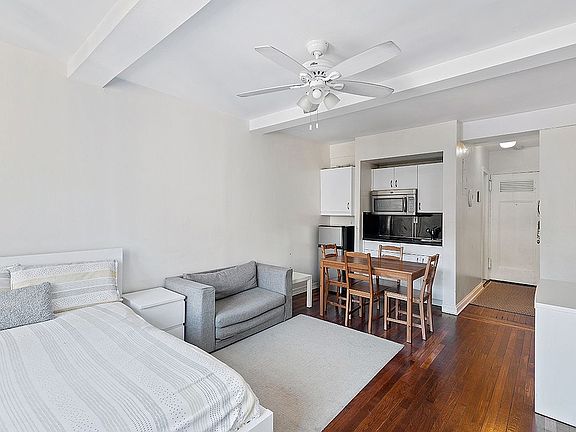 3rd image of 320 E 42nd St APT 1405