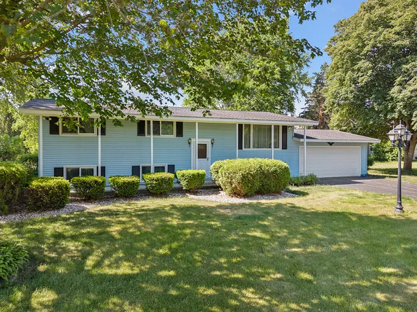 14413 Pleasant Valley Rd, Woodstock, IL 60098