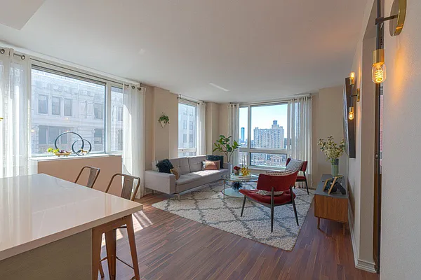 Sold by Level Group | media 32