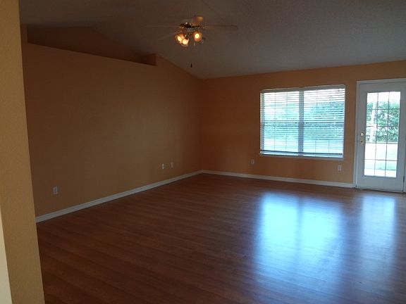 5th image of 30 Rybark Ln