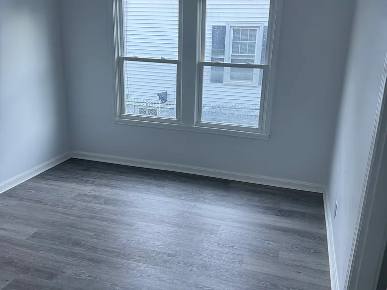 34 Montcalm St — Photo 4