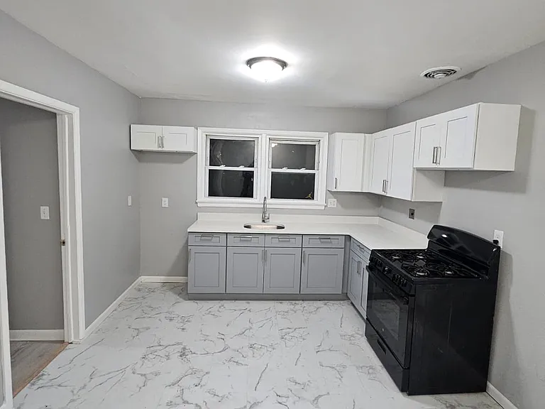 158 3rd Ave #2R — Photo 13