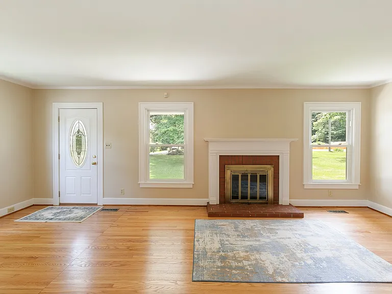 3228 Lakeshore Dr — Photo 18