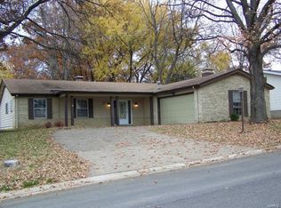 15 Janis Ann Dr, Saint Peters, MO