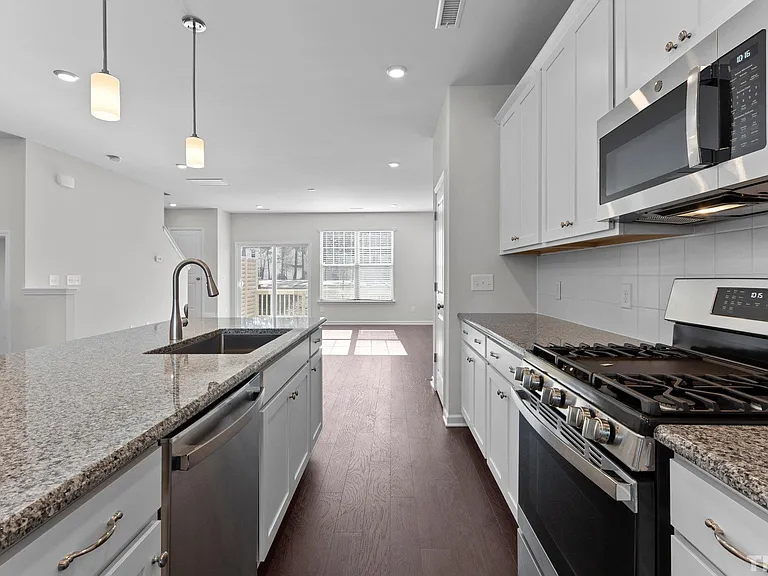 1206 Commack Dr — Photo 24