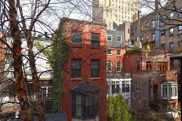 Rented by Buchbinder & Warren | media 13
