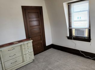 372 2nd St FLOOR 3, Pitcairn, PA 15140