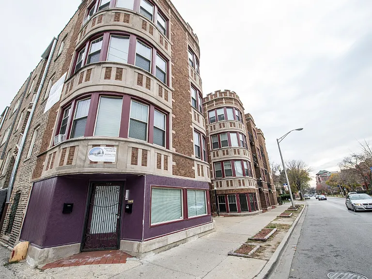 735 N Austin — Photo 11