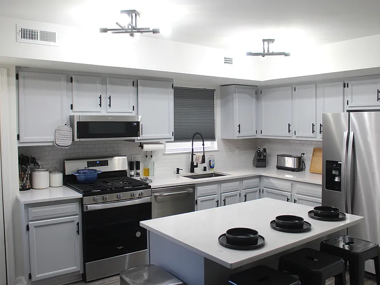 1322 N Hancock St — Photo 2