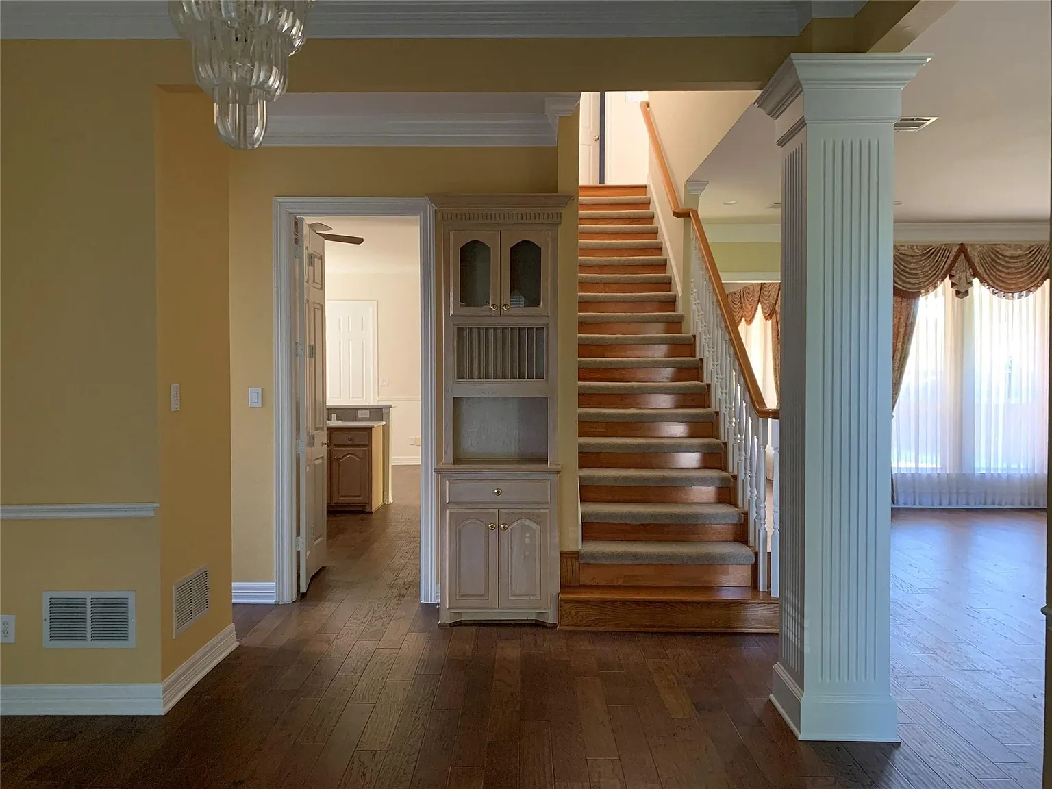 4 bed, 3.5 bath, 3372 sqft, $3,895 — Photo 4