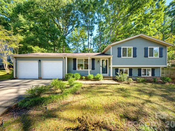 6901 Rollingridge Dr, Charlotte, NC 28211