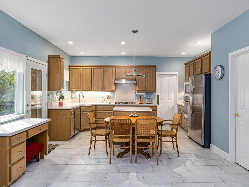 1st image of 7034 Ara Ln