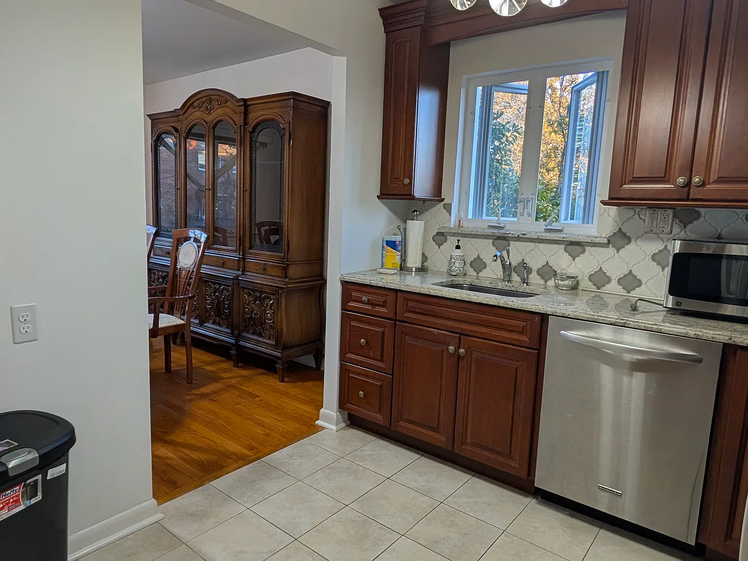 3 bed, 1100 sqft, $3,500 — Photo 4