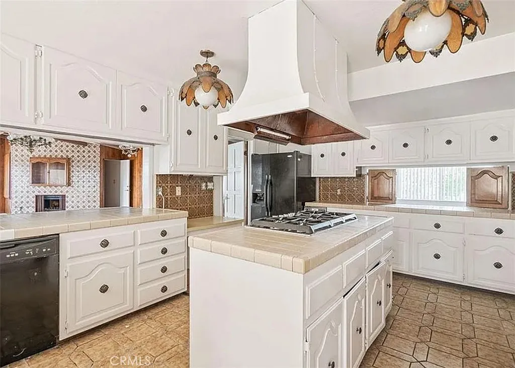 7 bed, 7500 sqft, $6,500 — Photo 3