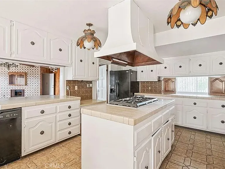 2260 Indian Creek Rd — Photo 3