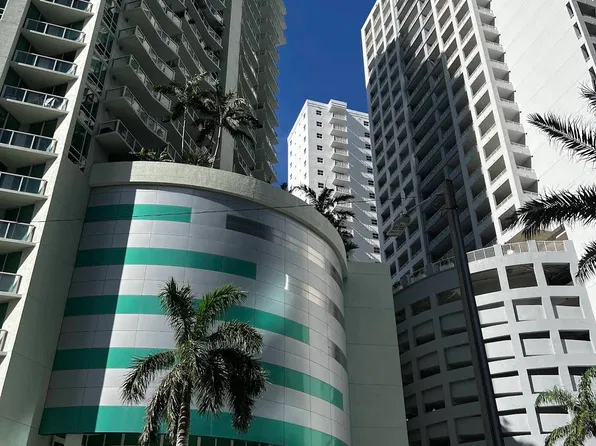 218 SE 14th St APT 1808, Miami, FL 33131