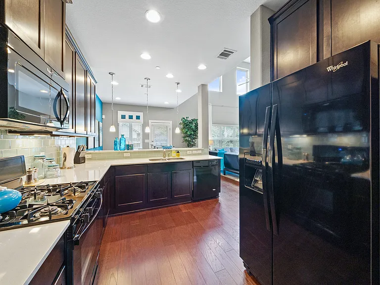 2214 S Lakeline Blvd — Photo 9