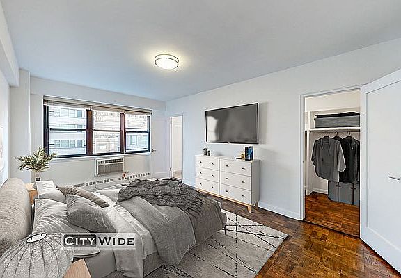 2nd image of 219 E 69th St #1HJ