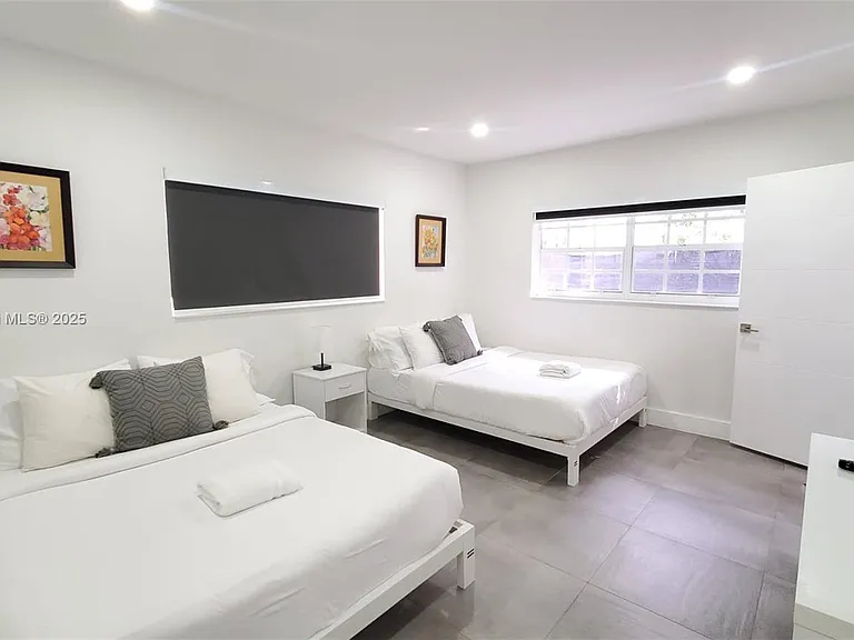 510 NE 66th St #1 — Photo 17