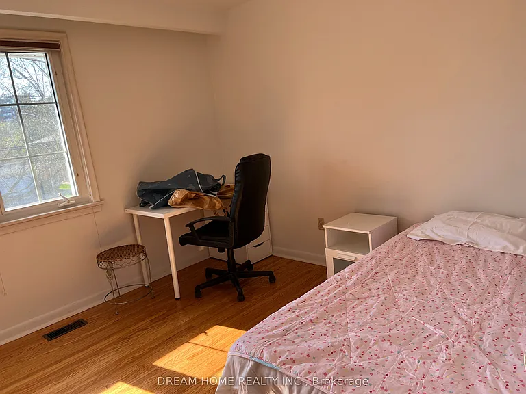 25 Tollerton Ave — Photo 7