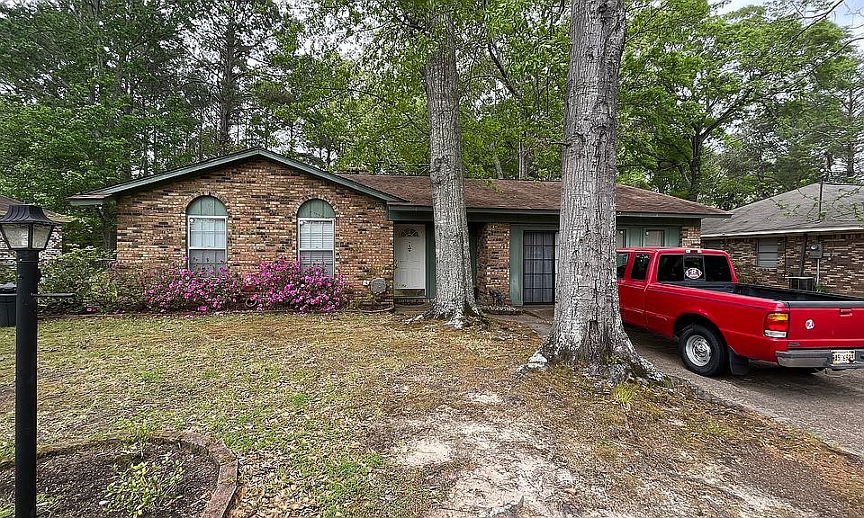 1st image of 257 Belaire Dr