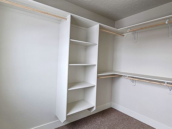 5th image of 203 E Elm St #203B