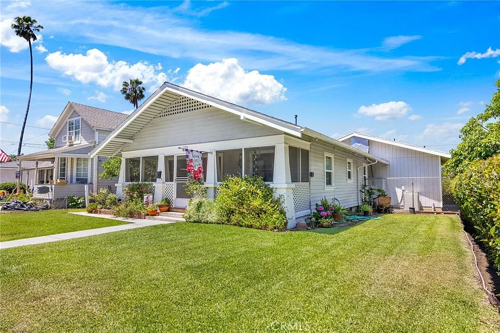 5 bed, 2165 sqft, $4,500 — Photo 3