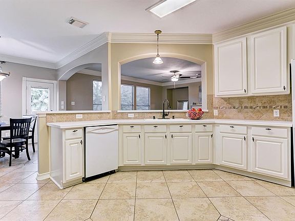 4th image of 12630 Vineyard Trail Ln