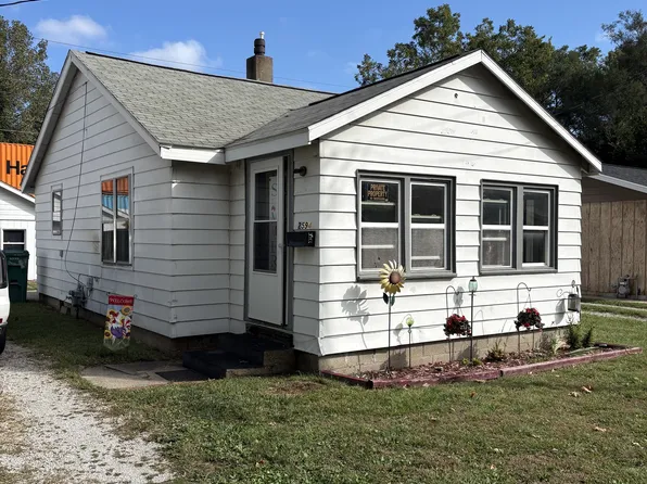 2594 E Garfield Ave, Decatur, IL 62526