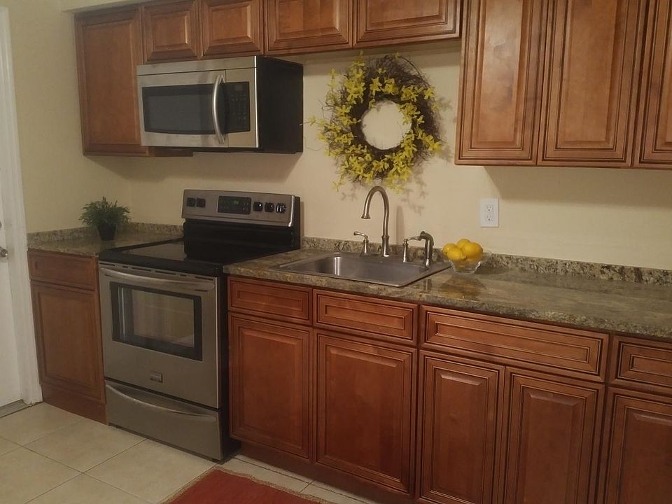 2nd image of 1112 NE 10th St #1