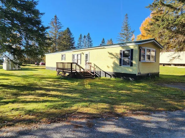 4 Pine Village Street, Presque Isle, ME 04769