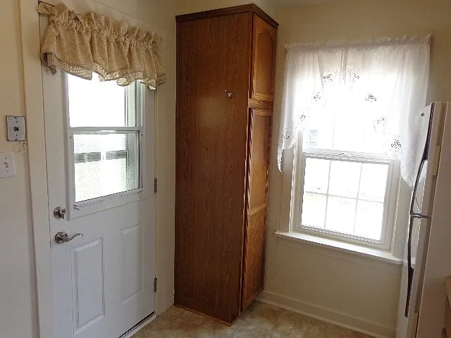 94 W 250 N — Photo 14