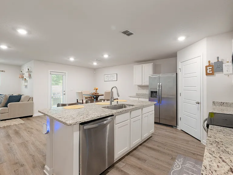 6364 Burrow Ln — Photo 4