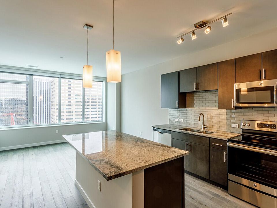 1st image of 999 17th St #1811