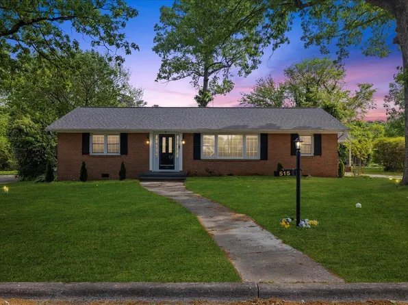 515 Oakwood Ln, Graham, NC 27253