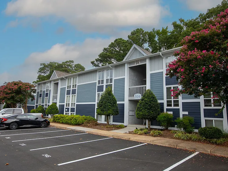 Chapel Lake Apartments — Photo 33