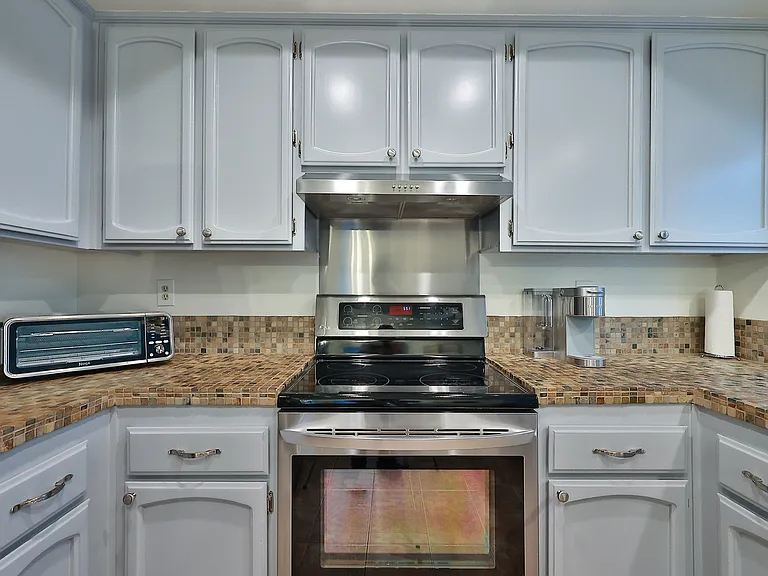 115 Rambling Dr — Photo 13