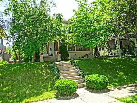 Grand Home Located in the Heart of Lafayette