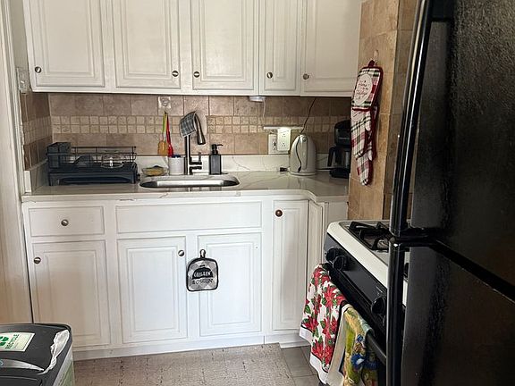 2nd image of 1339 Pacific St APT 3