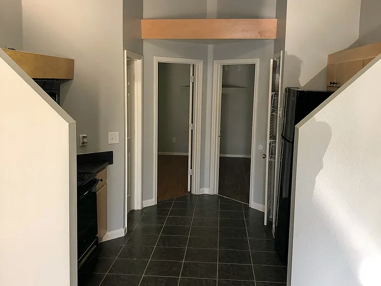 5377 Chatham Ave #E — Photo 5