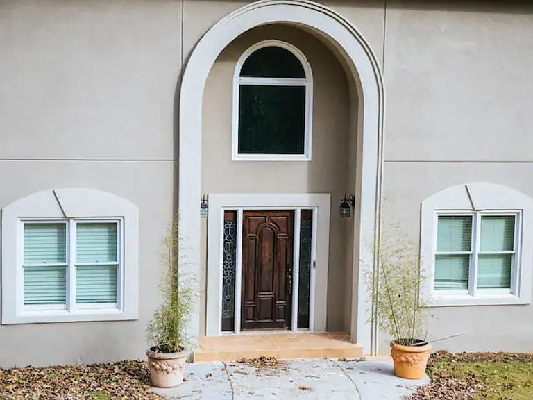 1932 Lake Lucerne Dr — Photo 2