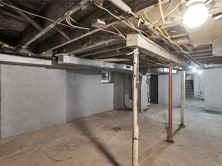 3246 Richardson Ave — Photo 35