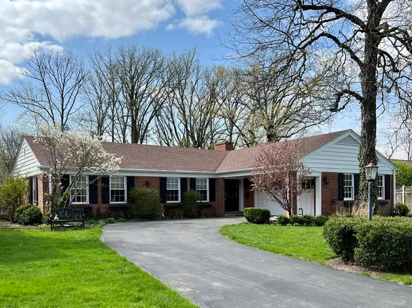344 Jeffery Ln, Northfield, IL 60093