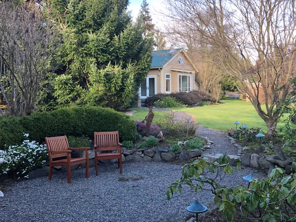 4065 Sunny Hill Ln, Lummi Island, WA 98262
